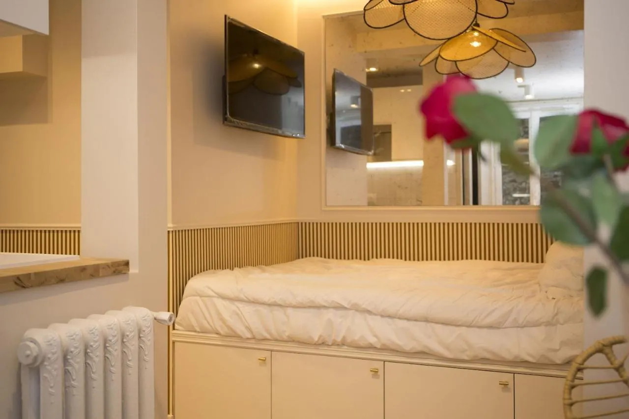 Studio Fonctionnel Et Moderne Place Clichy - 2P Paris France