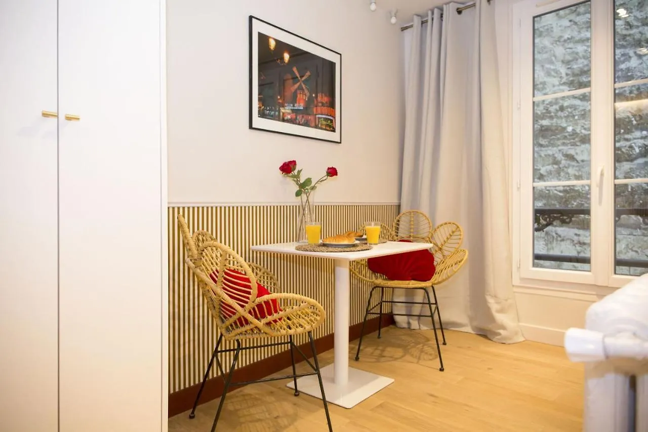 Studio Fonctionnel Et Moderne Place Clichy - 2P Paris 0*,  France