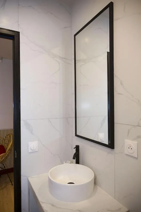 Studio Fonctionnel Et Moderne Place Clichy - 2P Paris France